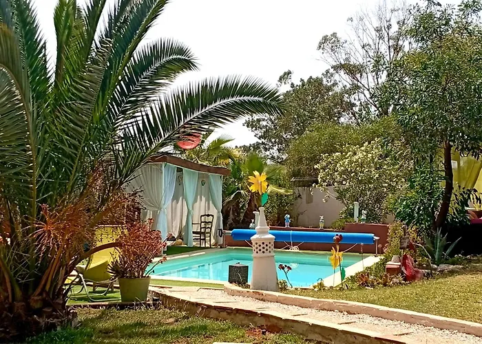 Romance Valdareina, Piscine Chauffee, Benagil-carvoeiro 아파트 카르보에이루